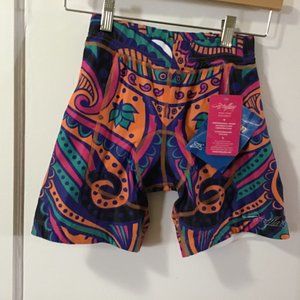 NWT TRIFLARE PADDED CYCLING SHORTS. S-M.